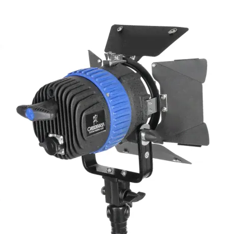 Студийный светодиодный осветитель GreenBean ZOOM 90BW LED в Москве-2